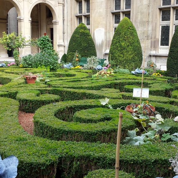 Meet your Posher, Maria - Picture 1 of 3